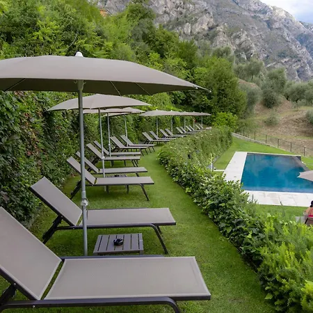 Llac Living Nature Hotell 4*