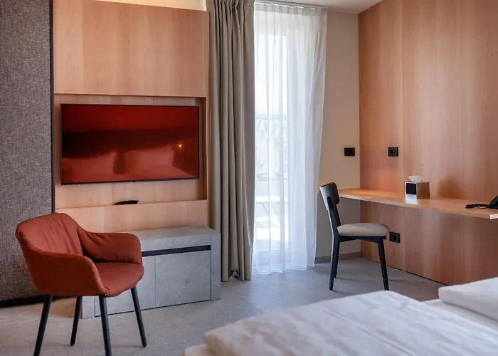 Hotel Llac Living Nature 4*